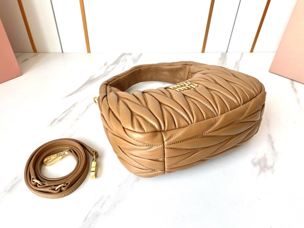 スーパーコピーブランドバッグ内部構造